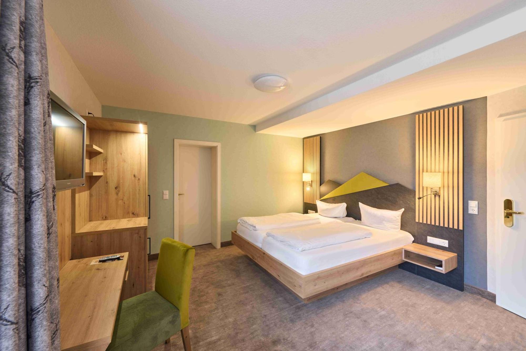 Brauhaus Zum Loewen Hotell Mühlhausen Exteriör bild